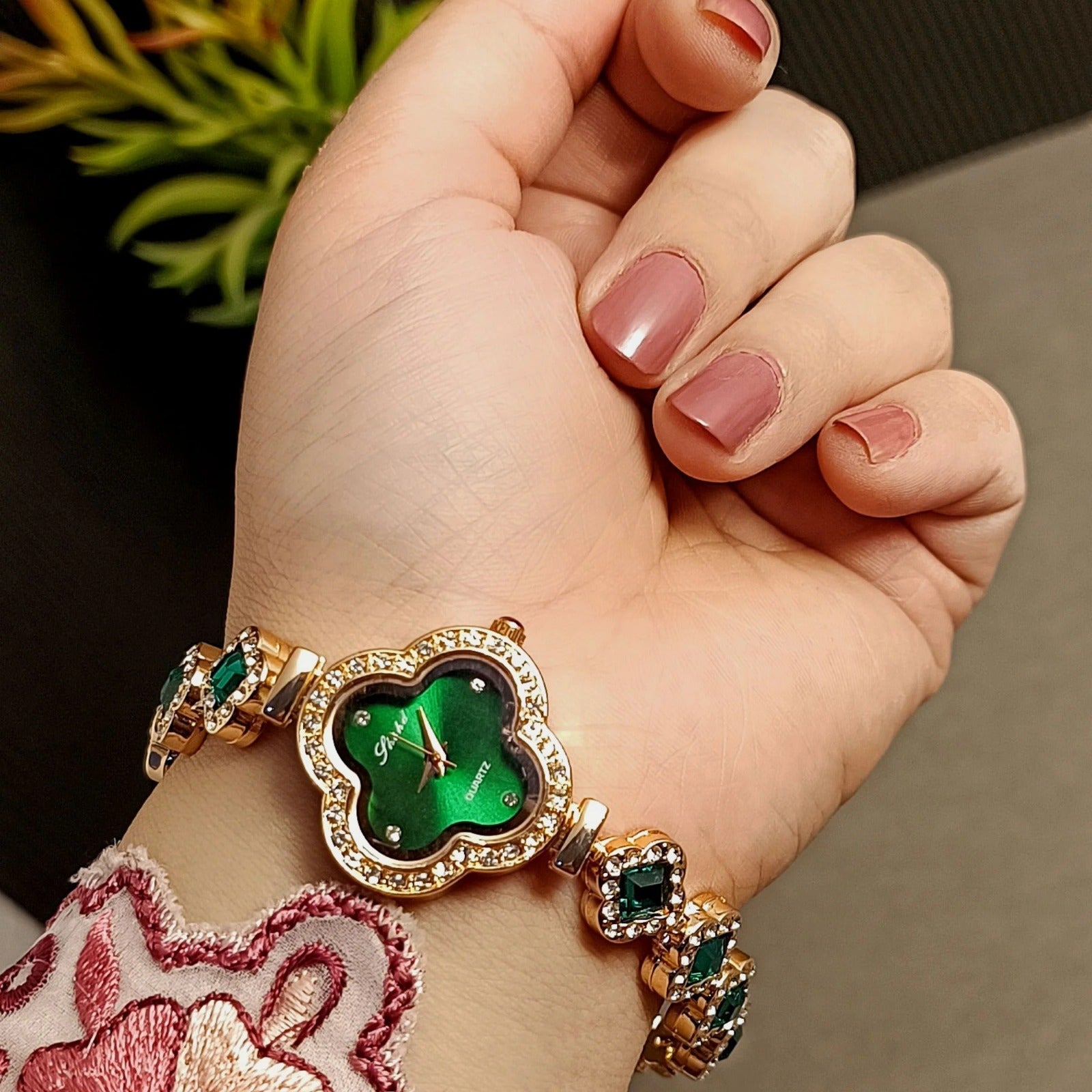 Zircon Emerald Van Cleef Watch for Her RiwayatbyRida